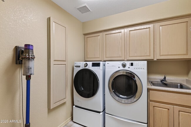 Building Photo - 26002 Agave Dr