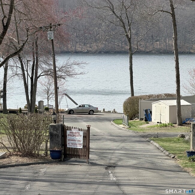 Building Photo - 6 Brighton St