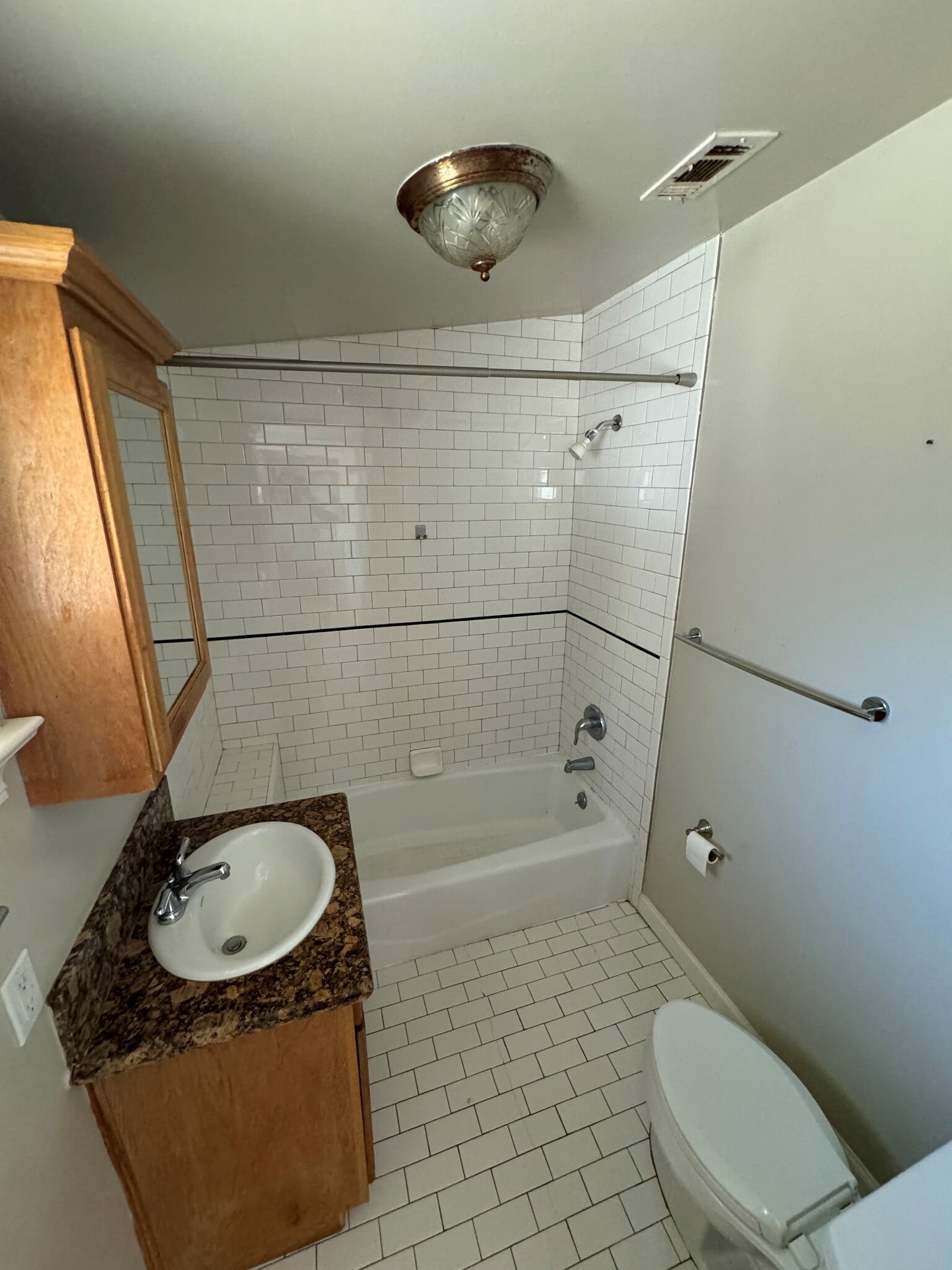 Building Photo - 482 W Hammond St