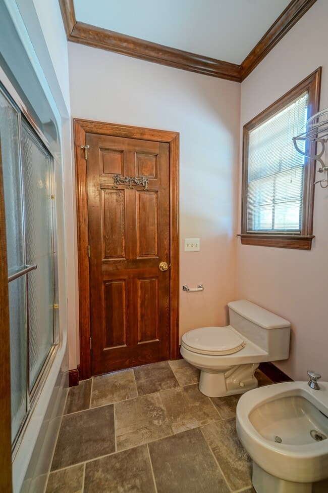 Building Photo - 107 Geers Ct