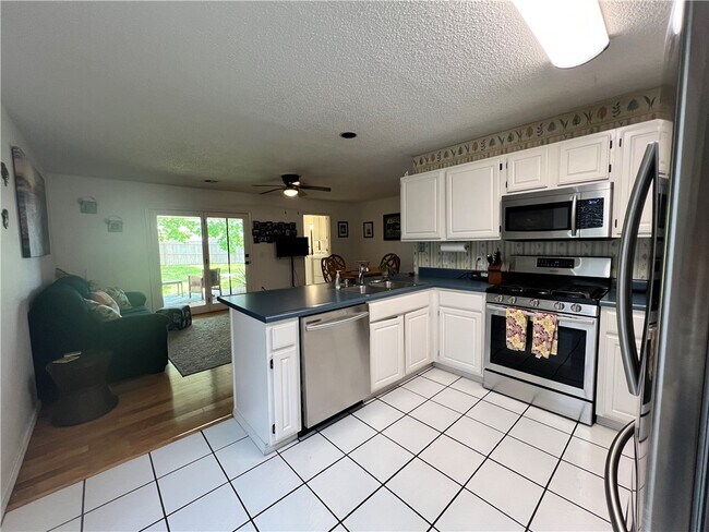 Building Photo - 2009 S 11th St