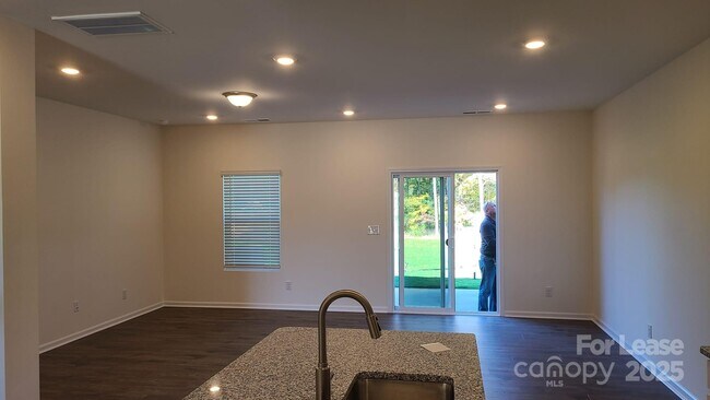 Building Photo - 2841 Yeager Dr NW