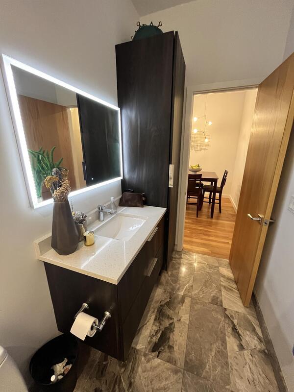 Building Photo - 1637 W Grand Ave