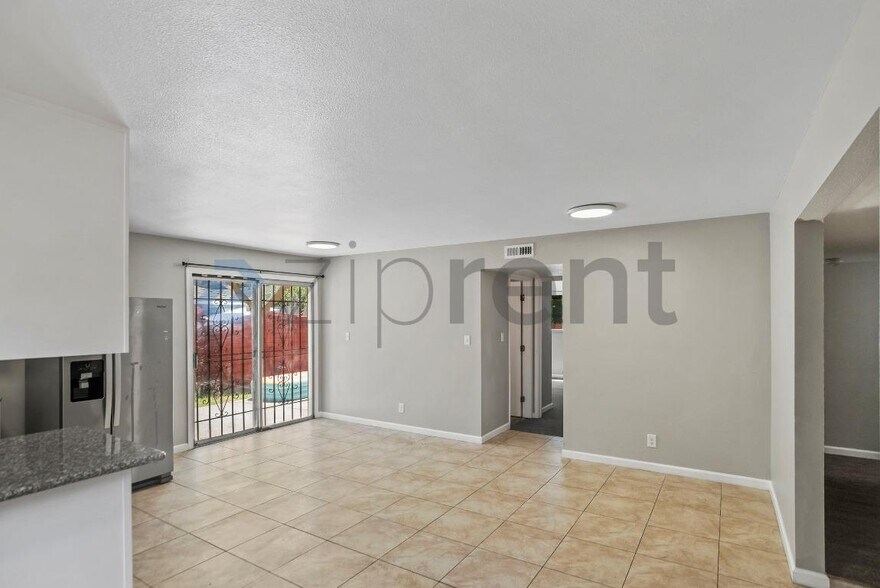 Building Photo - Unit 1