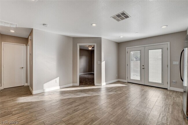 Building Photo - 3233 Brayton Mist