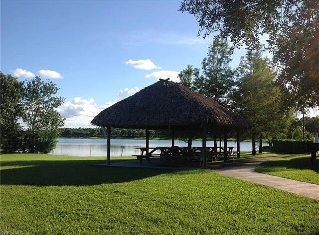 Building Photo - 637 Grand Rapids Blvd