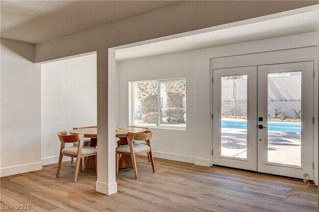 Building Photo - 2685 S Tenaya Way