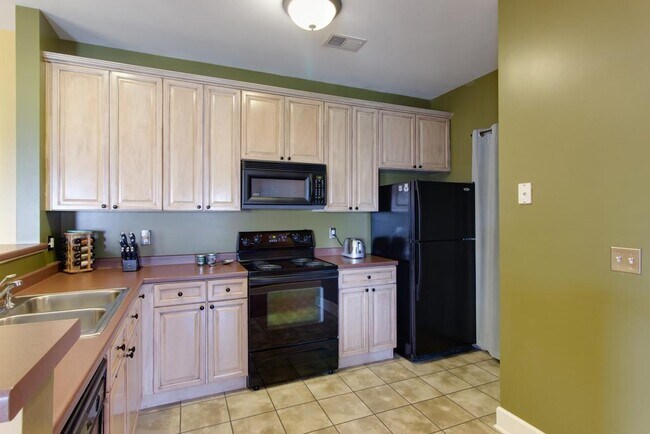 Building Photo - 7001 Lenox Village Dr