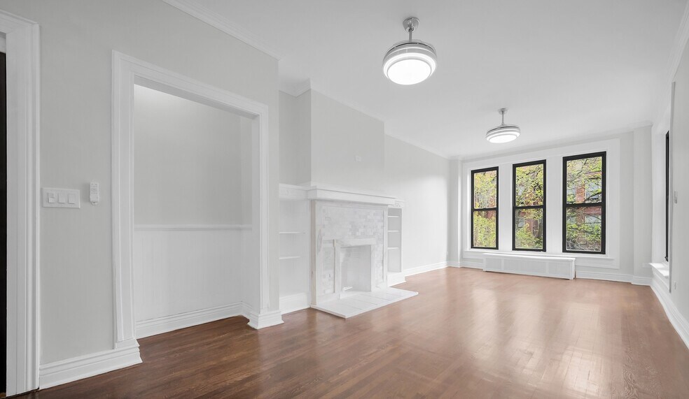 Building Photo - 5132 S Drexel Ave