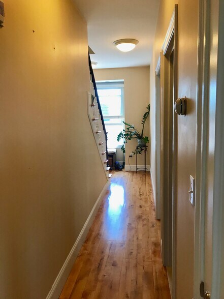 Building Photo - 362 Dorchester St