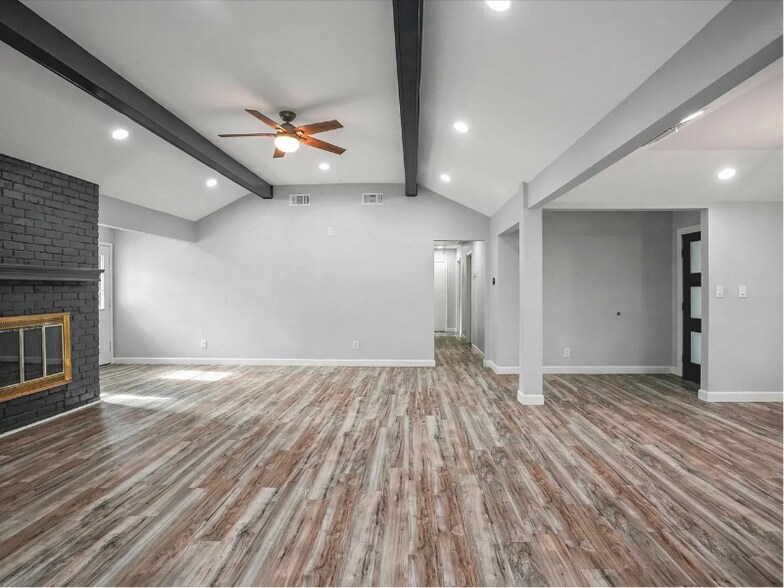 Building Photo - 900 Westminster Dr