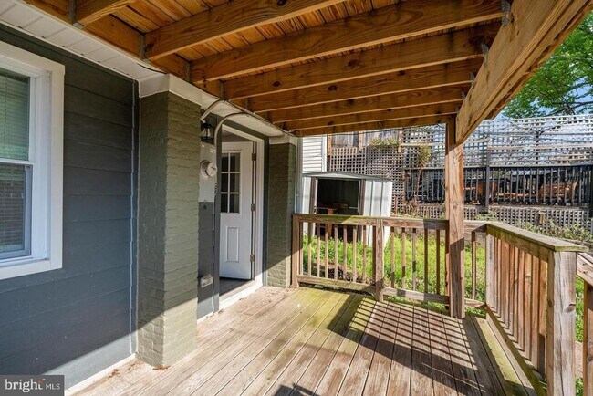 Building Photo - 3819 Roland Ave