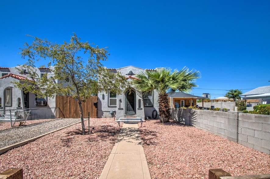 Building Photo - 326 N 12th St