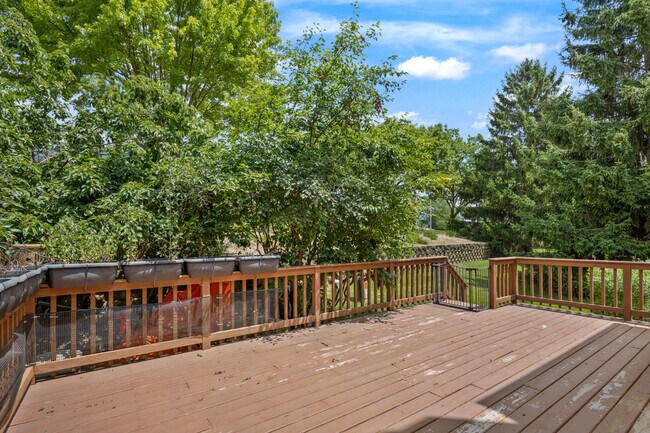 Building Photo - 2234 Seaver Ln