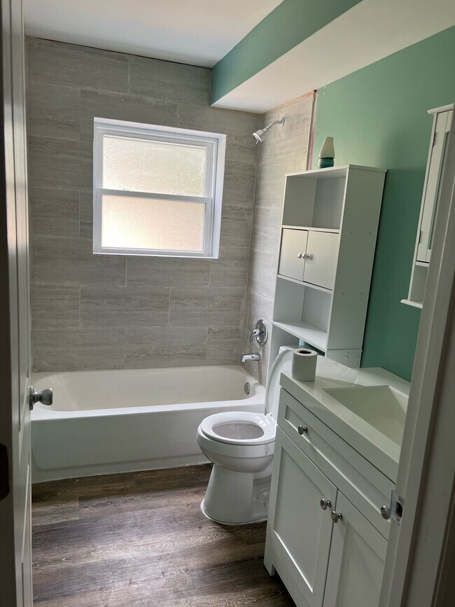 Building Photo - Myles Trace