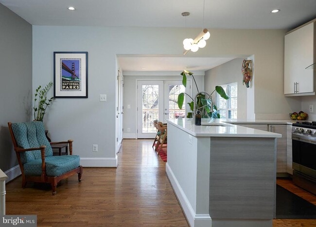 Building Photo - 421 Longfellow St NW