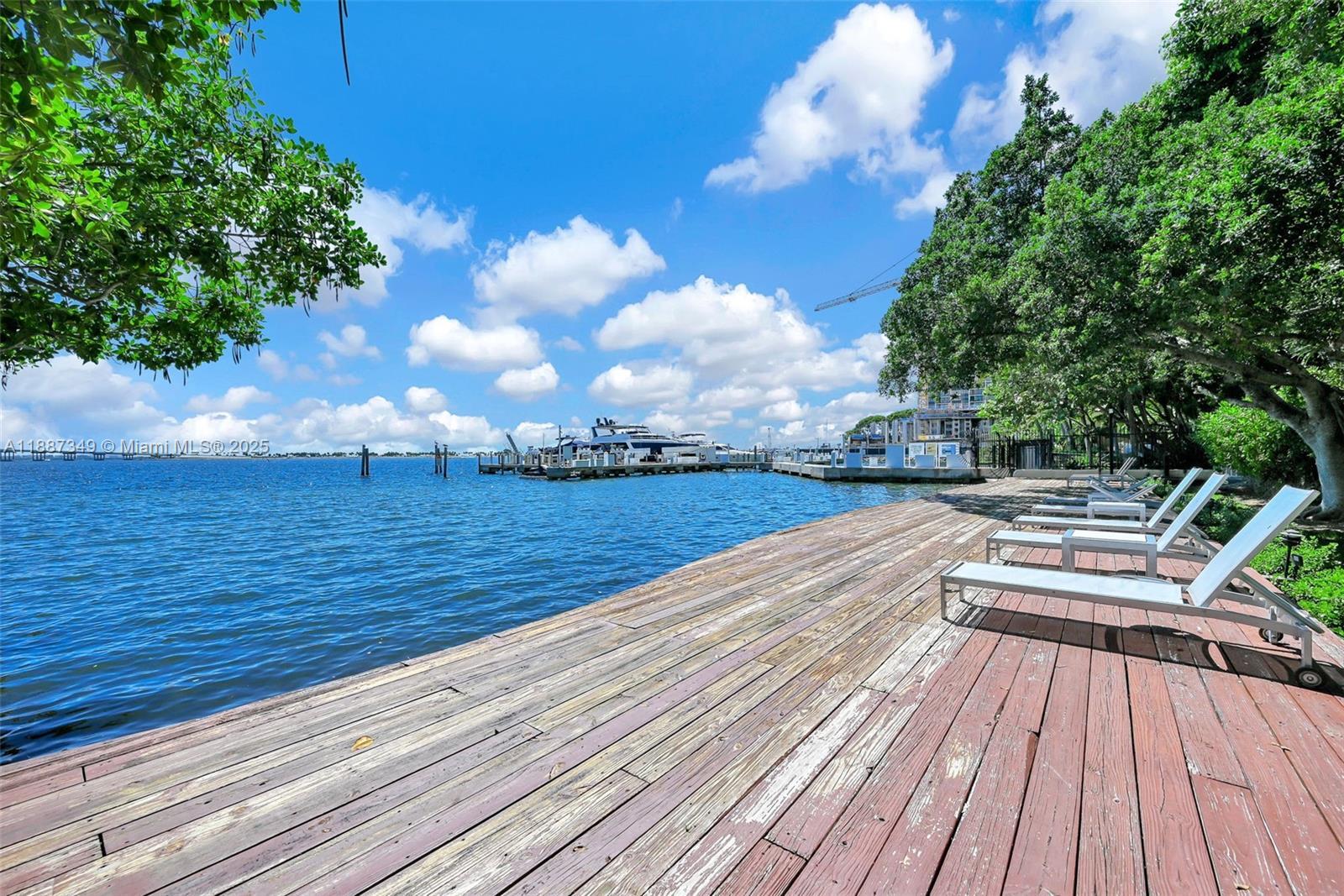 Building Photo - 1627 Brickell Ave