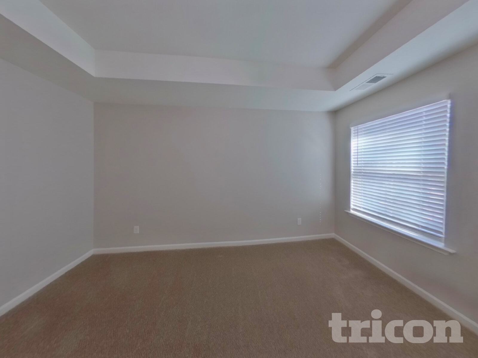 Building Photo - 326 Fairford Rd