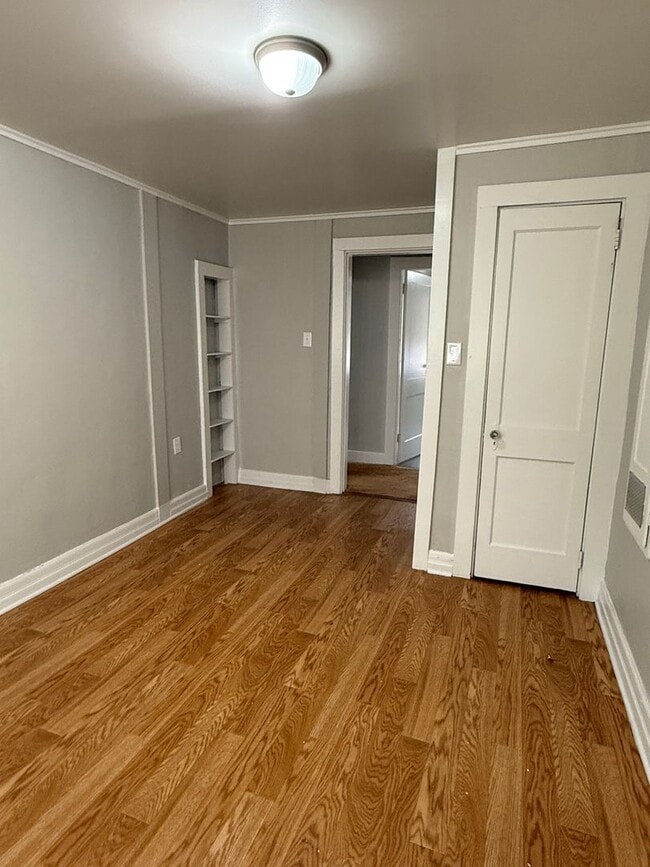 Building Photo - FIRST FULL MONTH RENT FREE