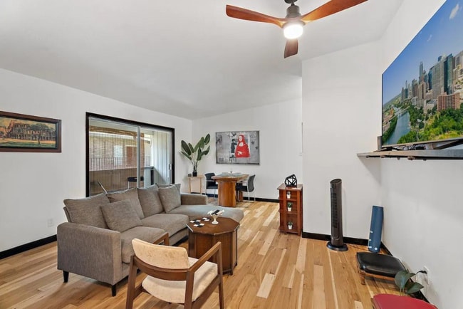 Building Photo - 2627 Douglas Ave