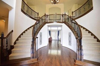 Building Photo - 7304 Meadow Glen Dr