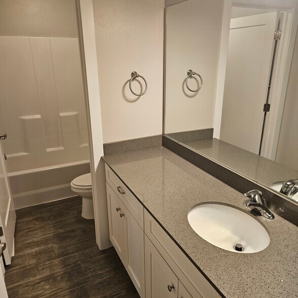 Building Photo - 259 E 1500 N