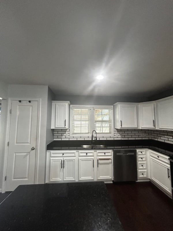 Building Photo - 148 Mariscat Pl