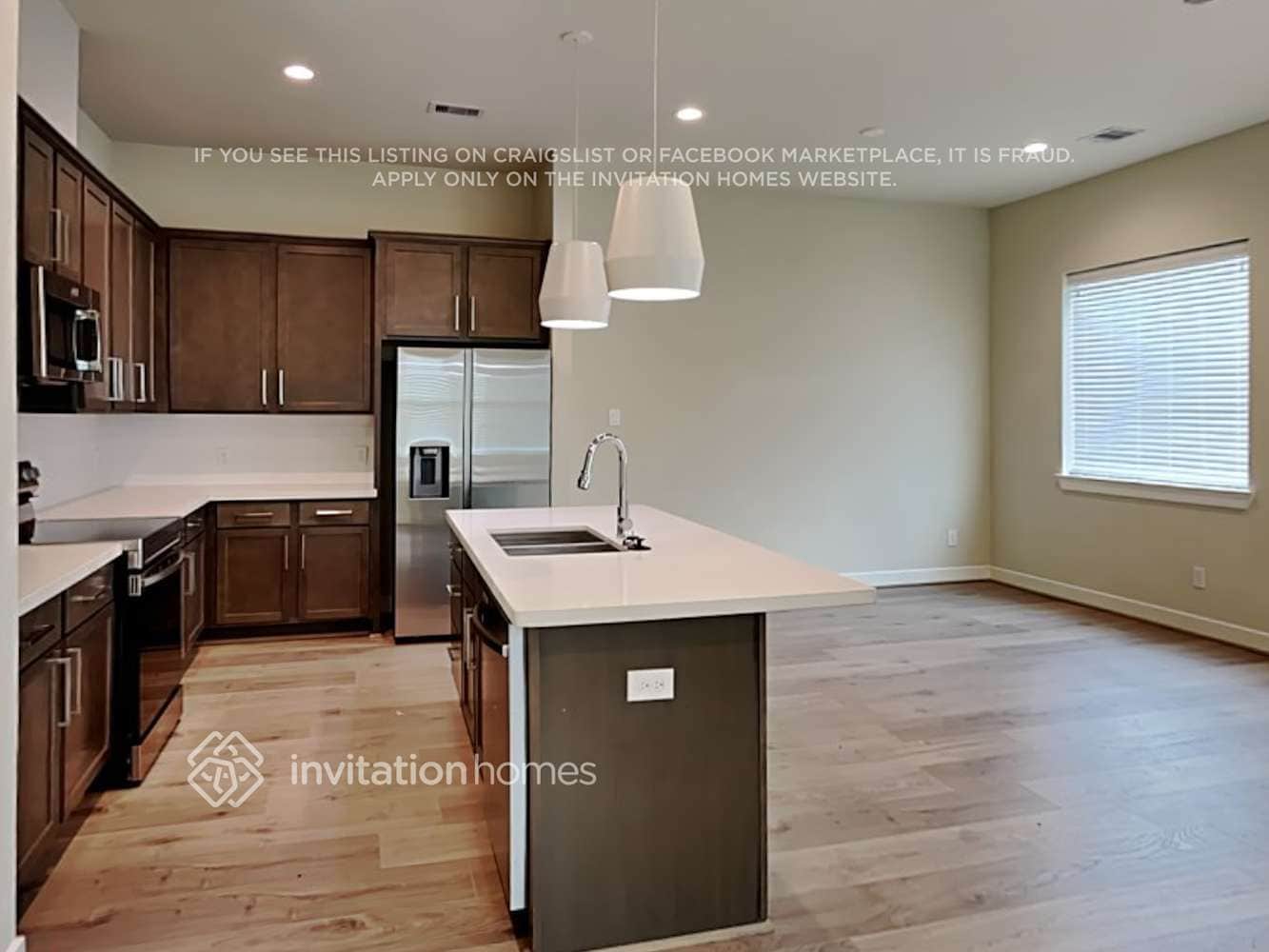 Building Photo - 10522 Executive Lake Dr