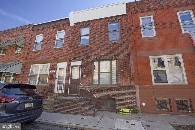 Building Photo - 2215 S Hicks St