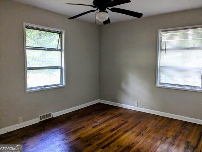 Building Photo - 3248 Dodson Dr
