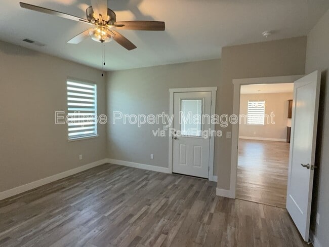 Building Photo - 679 Eadin Ln