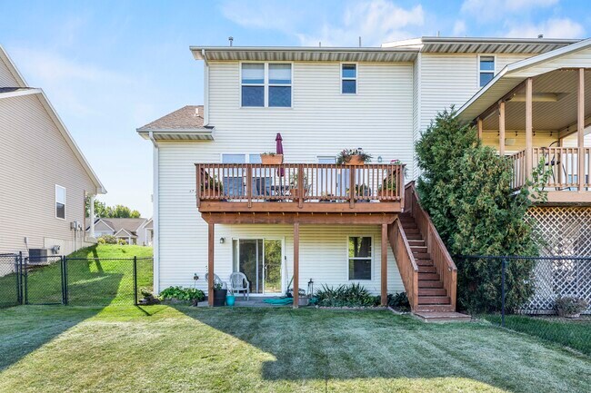 Building Photo - 1552 Cook Cir