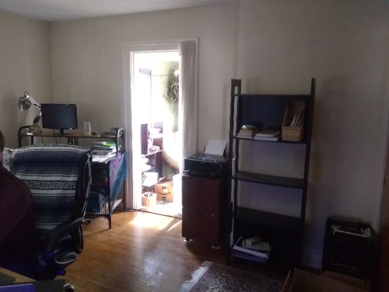 Building Photo - 167 E Longview Ave