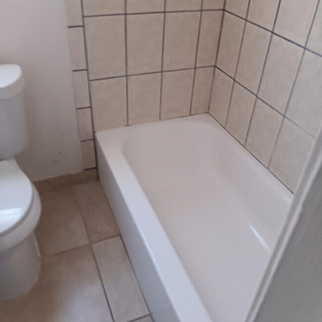 Building Photo - 9610 Wellsworth Dr