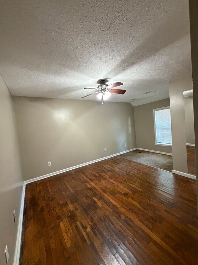Building Photo - 503 Lake Condy Rd