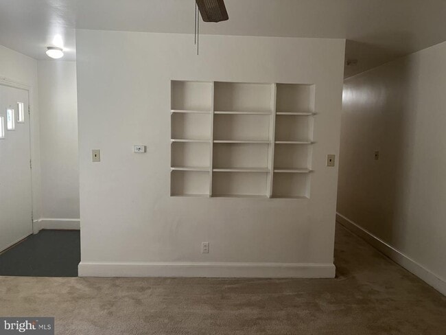 Building Photo - 4906 Hood Dr