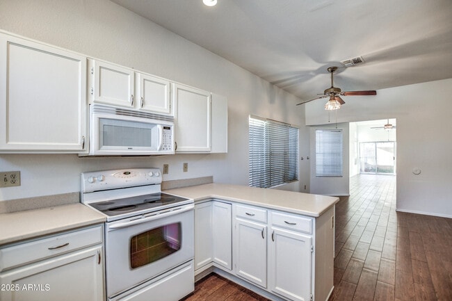 Building Photo - 11102 N 111th St