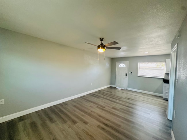 Building Photo - 1122 Neptune Dr