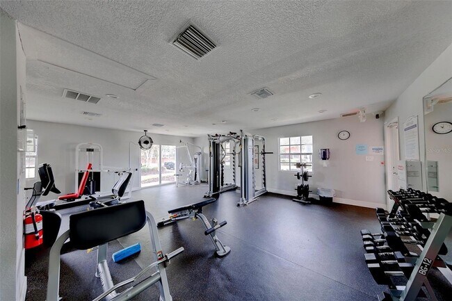 Building Photo - 222 Pompano Dr SE