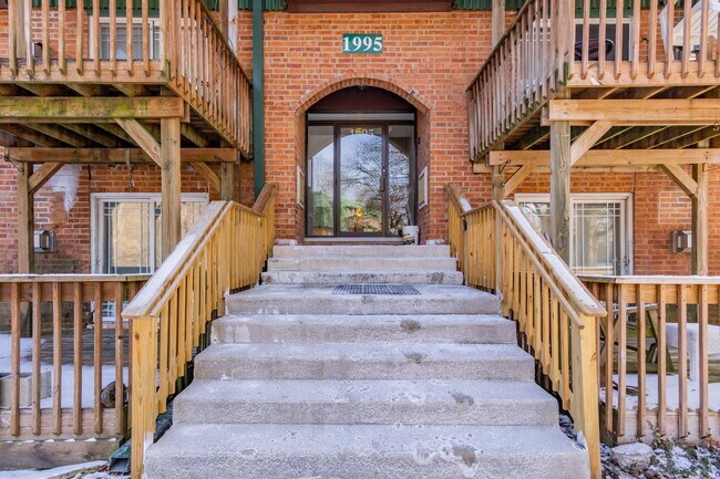 Building Photo - 1995 Tall Oaks Dr