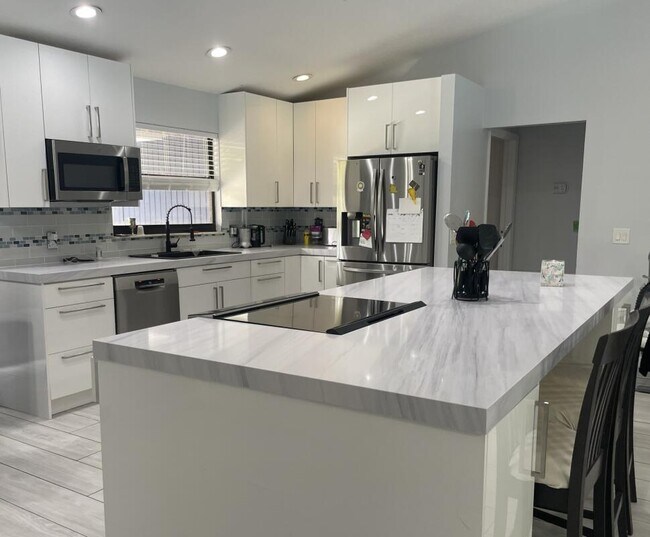 Primary Photo - 15684 86th Way N