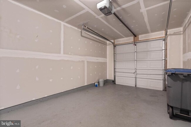 Building Photo - 42298 Lancaster Wds Sq