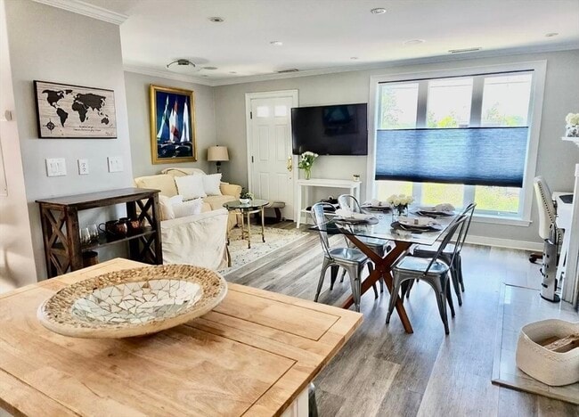 Building Photo - 166 Quincy Shore Dr