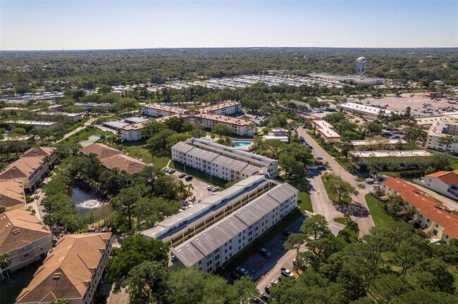 Building Photo - 2700 Bayshore Blvd