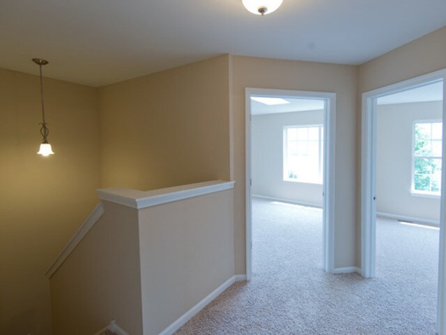Building Photo - 2927 White Thorn Cir