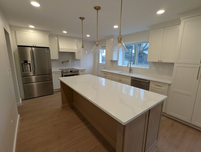 Building Photo - High end, 2-bedroom 2-bathroom single family home in Webster Groves!