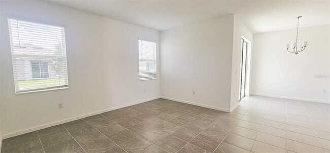 Building Photo - 429 Silver Palm Dr