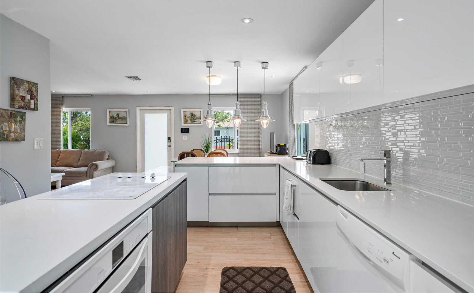 Building Photo - 100 NW 40th St