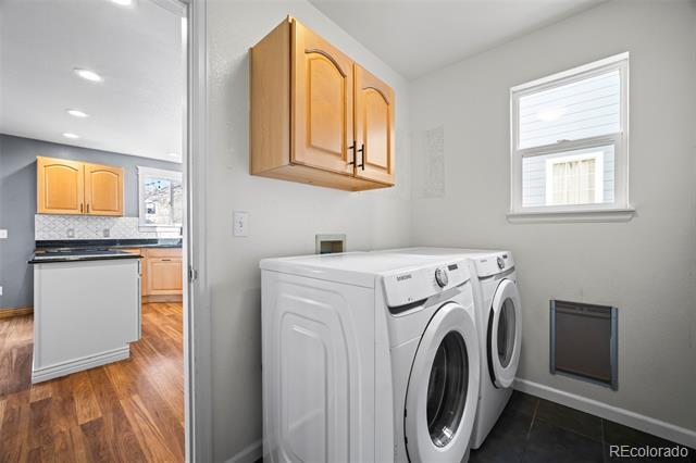 Building Photo - 421 W English Sparrow Dr