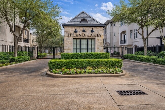 Building Photo - 1721 Upland Lakes